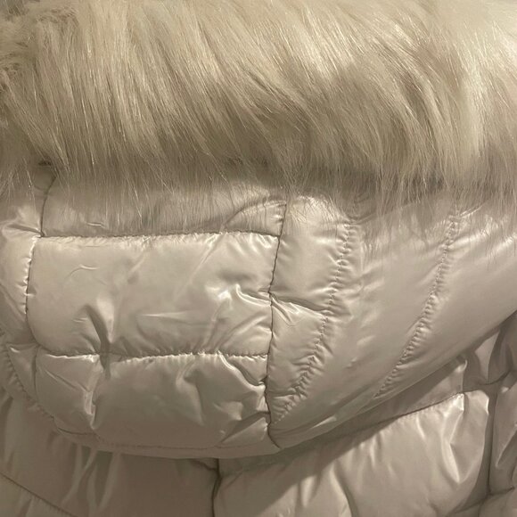 Kenneth Cole Women's  Puffer with Faux Fur Trimmed Hood - Picture 3 of 14